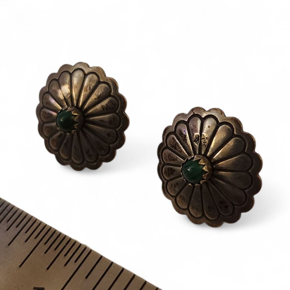 Vintage Concho 925 Sterling Silver Floral Stud Earrings Green Stone Southwestern